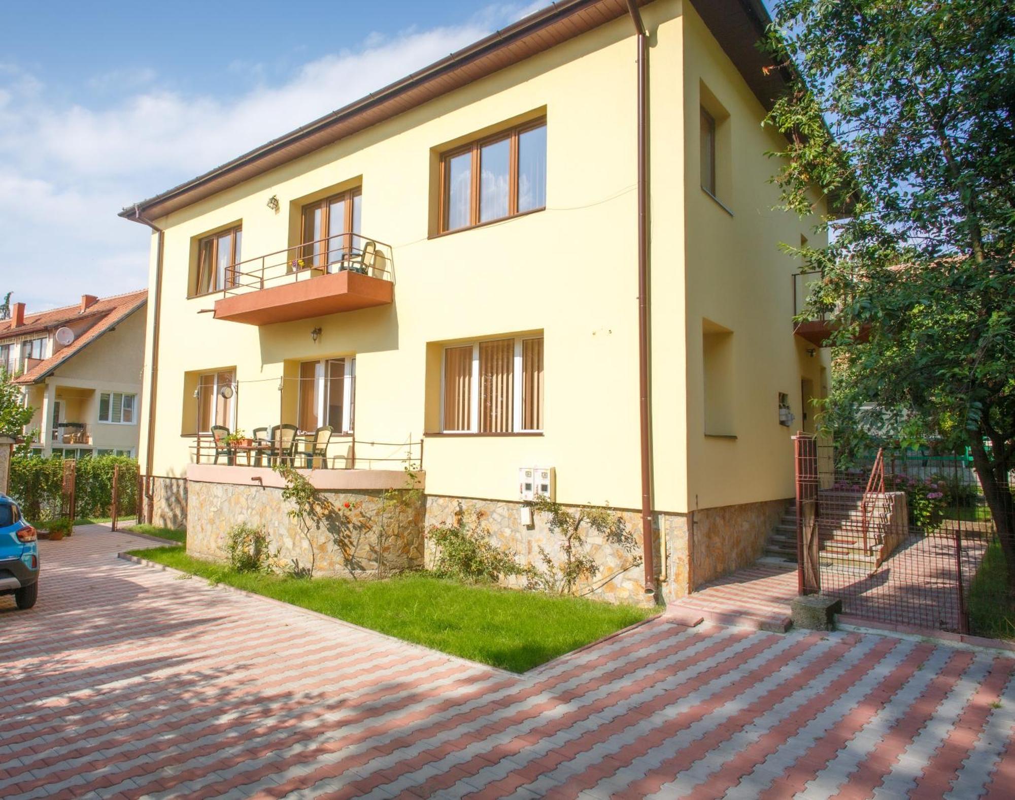 Barok Appart Брашов Экстерьер фото